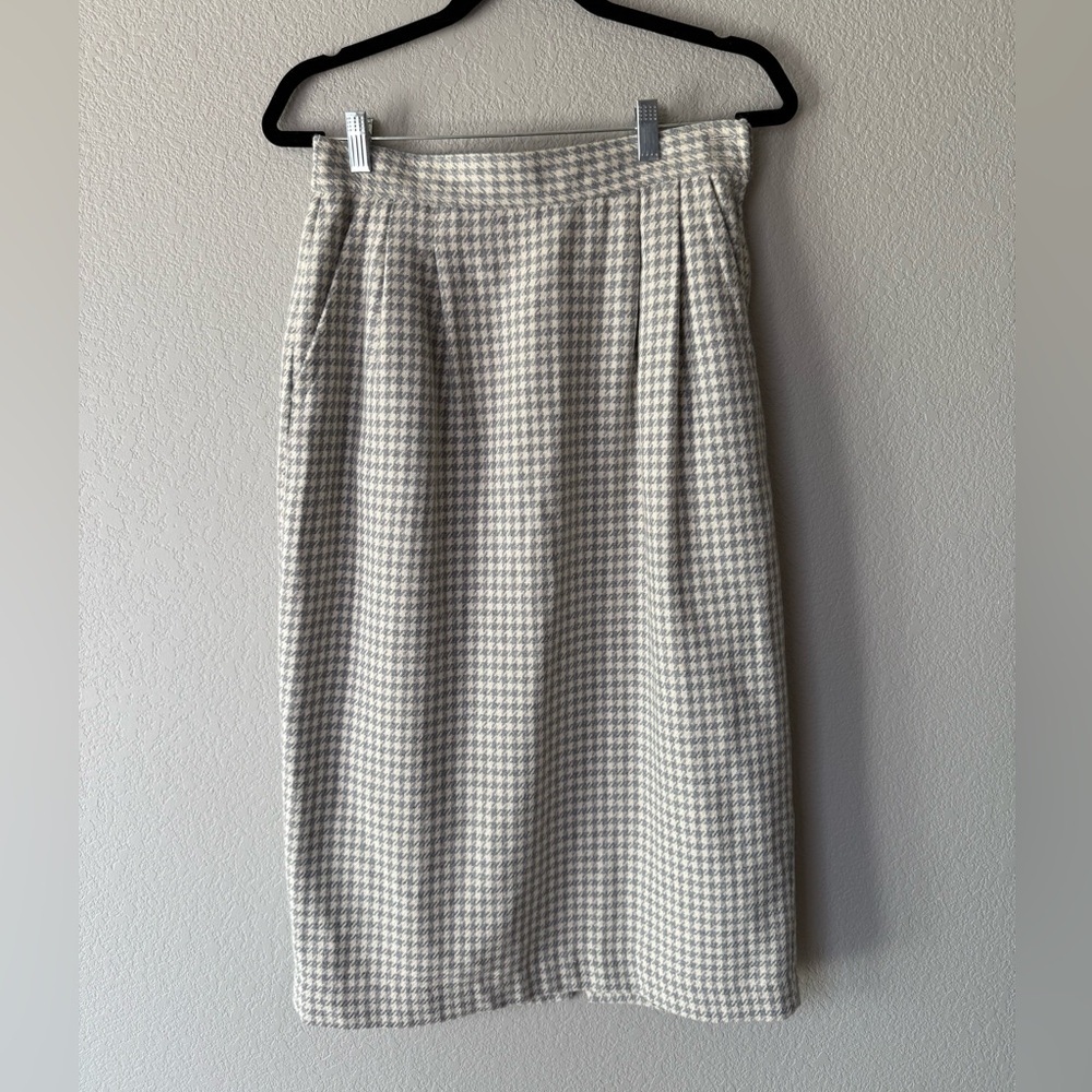 Vintage Houndstooth Pencil Skirt in Cream and Light Gray